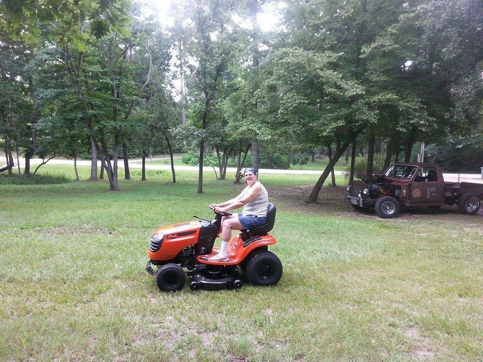 I gave Susan a choice between a new Vet or a riding lawn mower. You can see what she picked. She might be a redneck! That's my kind of gal!!!!!!
