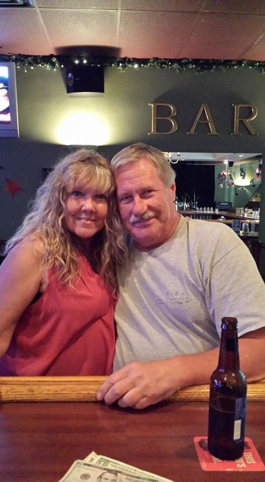 Saw my old neighbor, Steve Wiltz, at Bogie's Bar and Grill. He hasn't changed a bit...it's only been about 25 yrs since I've seen him. LOL