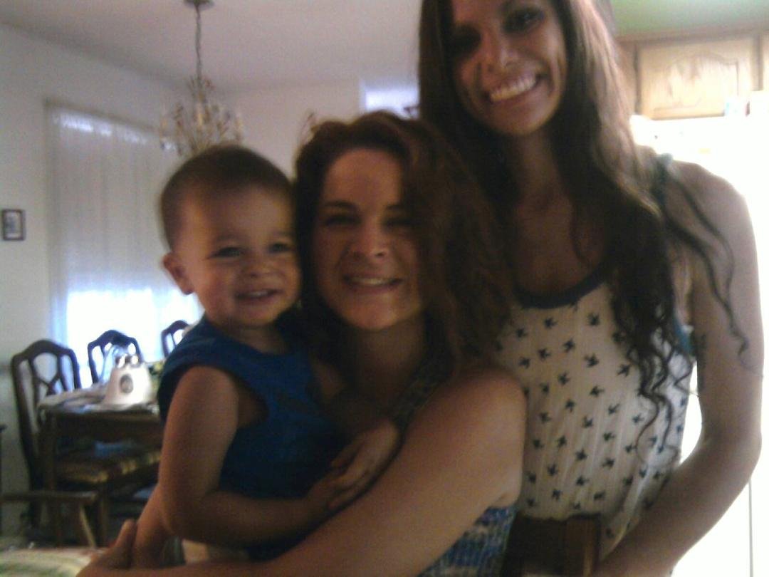 My favorite picture of my girls & Joejo, me w/Lindsey so long ago!! Happy Birthday my first born lil sweetie