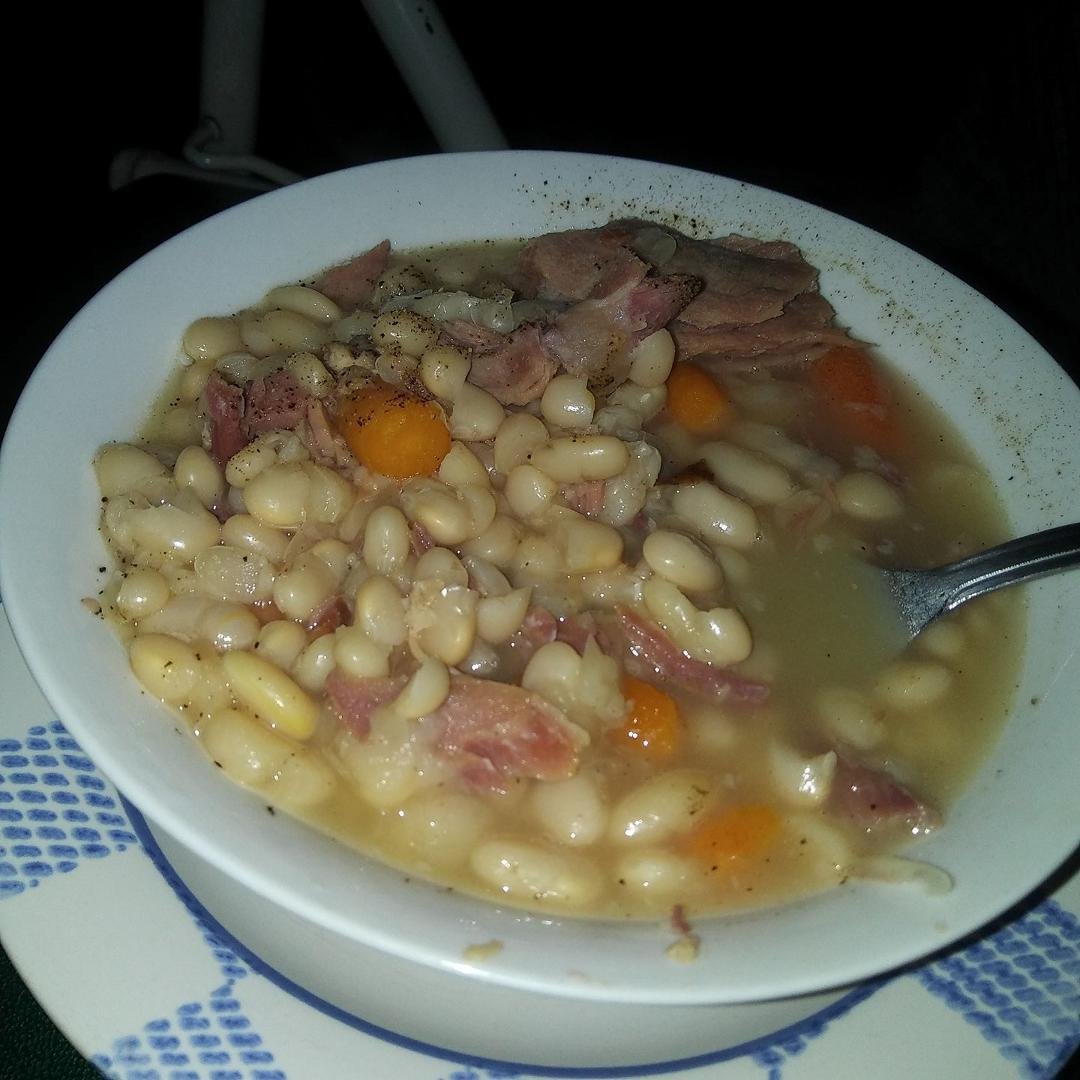 Mmmmm ham and beans like my gma use to make....and now my eldest baby is makin it good too....