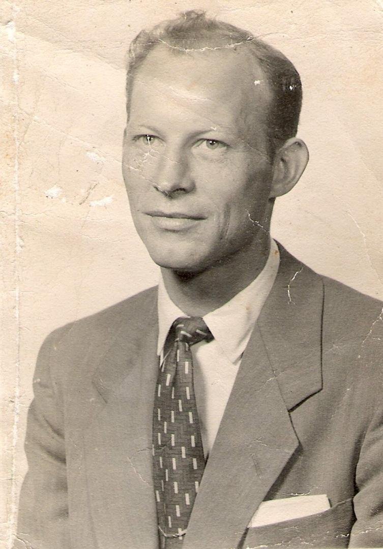 My daddy would be 100 years old today...