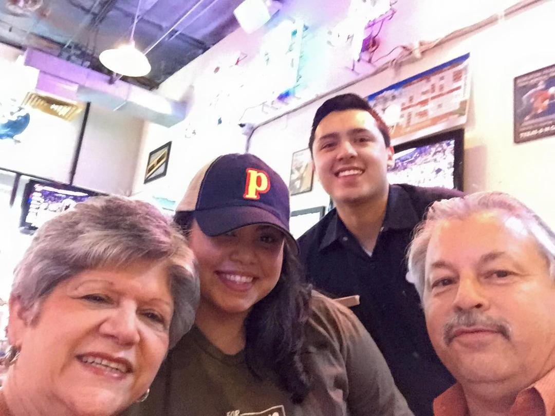 #serverselfie #pluckers