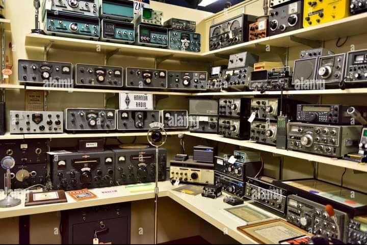 Everyone: "Hey Bill, we heard that you are a big radio buff?"
ME: