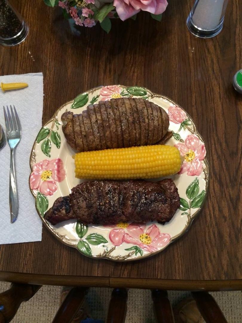 Happy 4th of July! Part of our freedom is being able to fix a lunch for our family. I set the table and did all the cooking today. Phyllis's fav is in the box. Mine is on the plate.