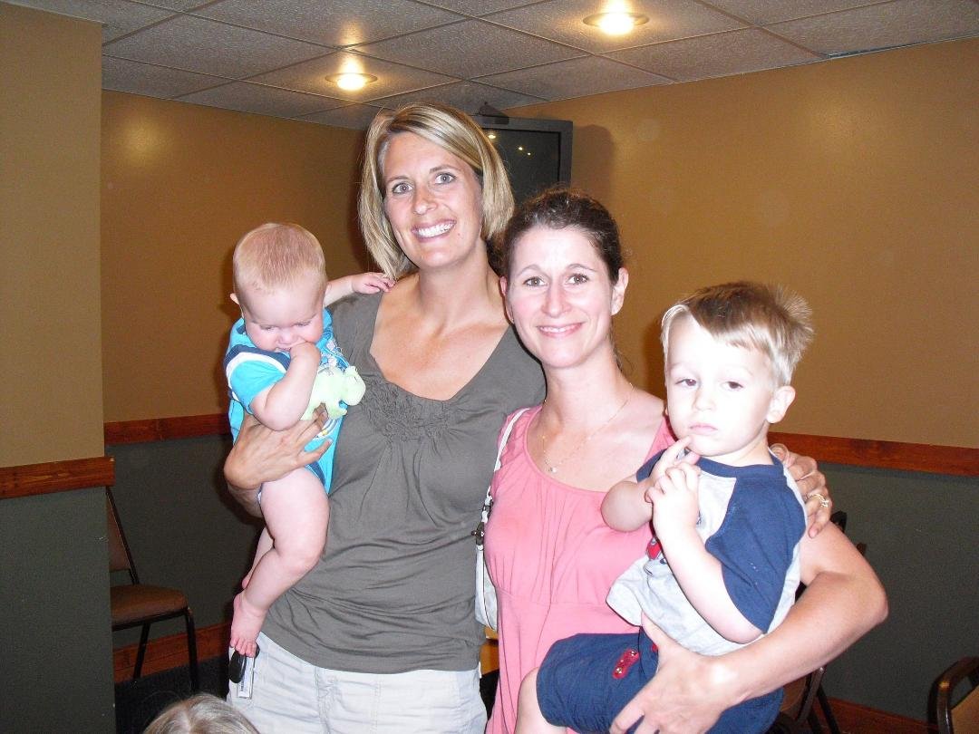 I had 2 surprise visitors last week. I'm so glad you 2 could come and catch up at my house.