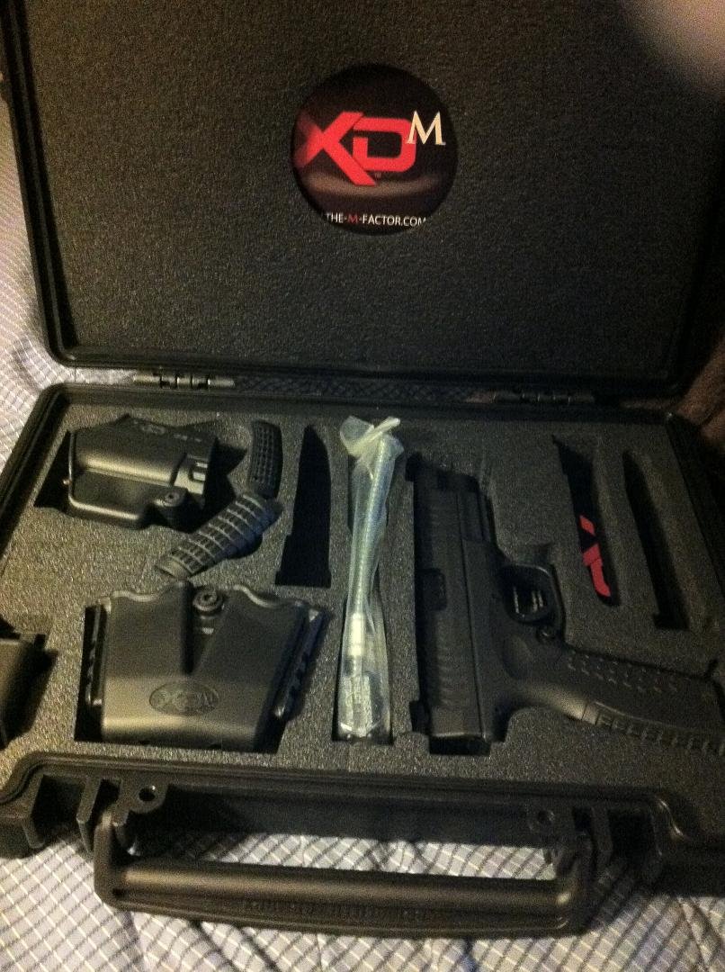 i luv new family members...springfield xdm 4.5...40 s/w..16 PLUS 1...WELCOME HOME...!!!!