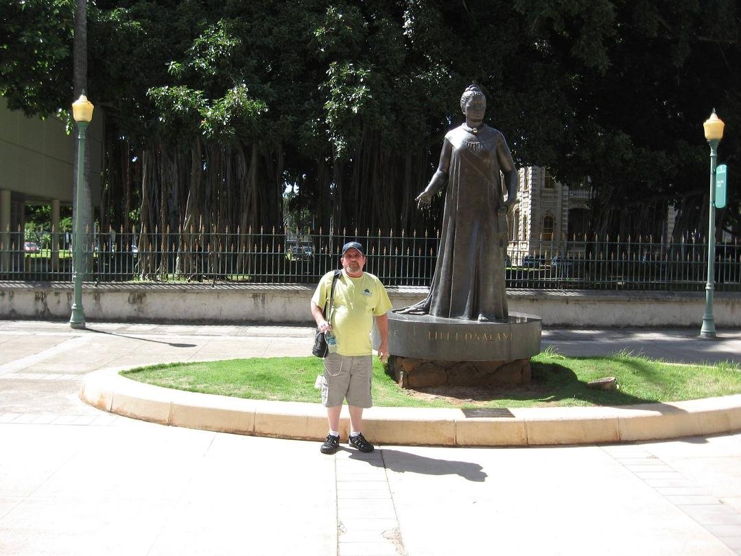Who that its the queen and me