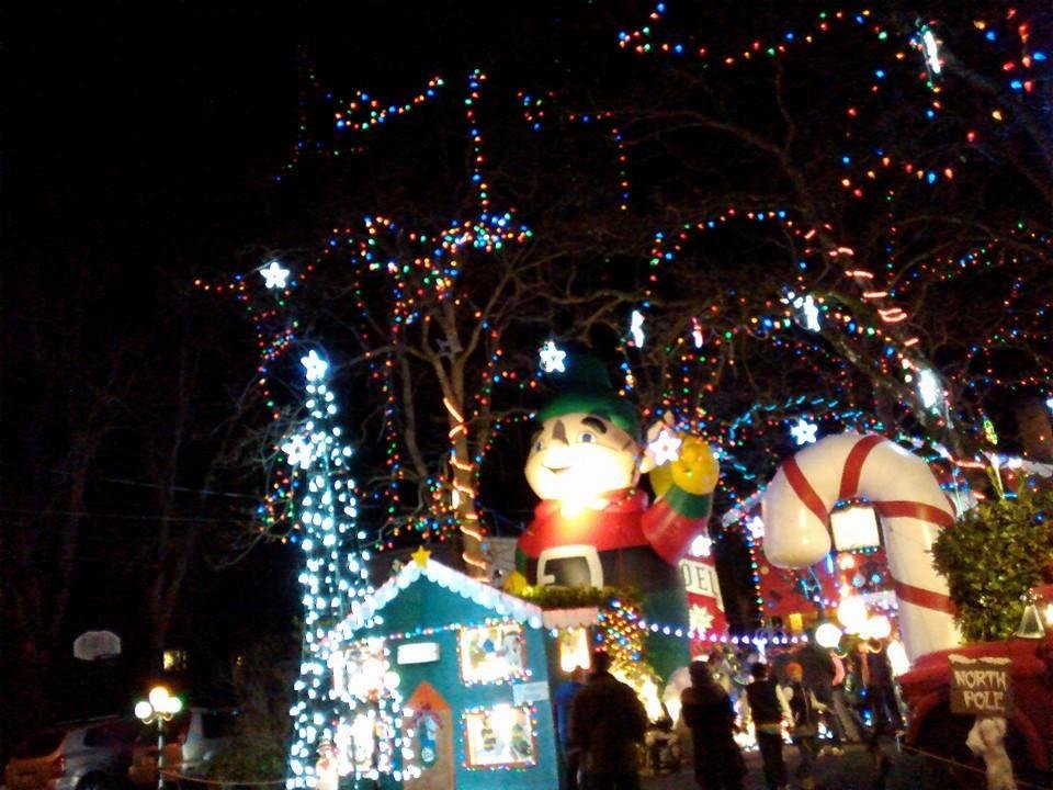 Getting the Xmas Spirit on Tuxedo drive, used to bring Errick here , may it always be so......