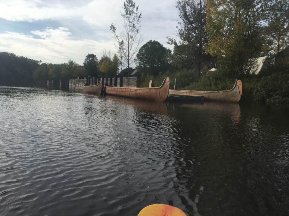 Birchbark canoes at Fort William
/ Thunder Bay . Great site ; history abounds. The fur trade . The Northwest Company.