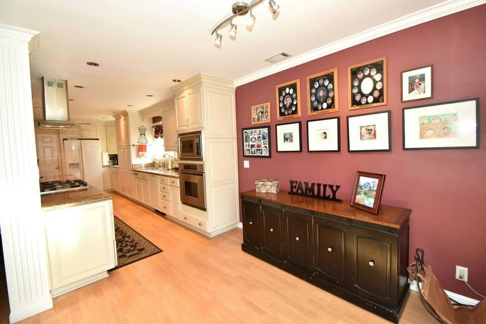 Beautiful Los Alamitos home in the highly coveted area of Rossmoor Highlands. Located in the award winning Los Alamitos school district including Rossmoor elementary, Oak middle and Los Alamitos high school. This home is a