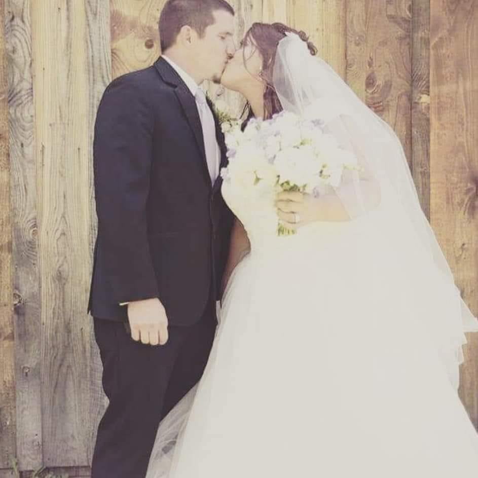 Wishing my beautiful daughter Brittany and her husband Dan a very Happy Anniversary today ❤❤!!