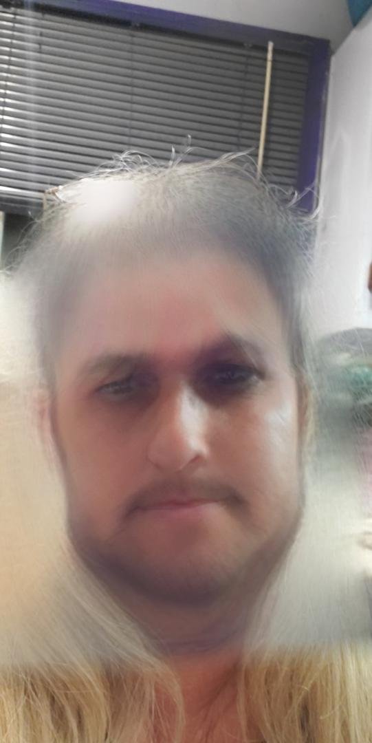 i look familiar to me
