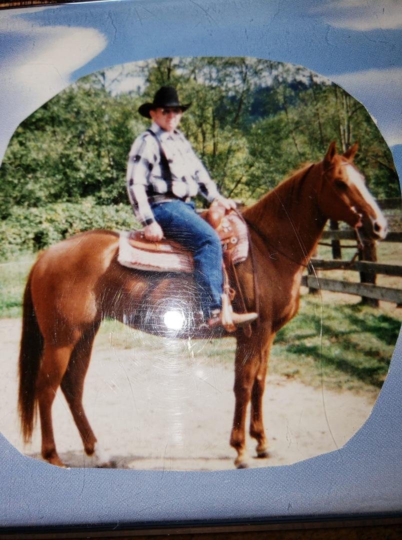 16 years of Heavenly Birthday's Daddy. Miss you everyday.. You would have been 92 today, but God had other plans for you.. Pat and Marty needed you too.. Love you❤❤