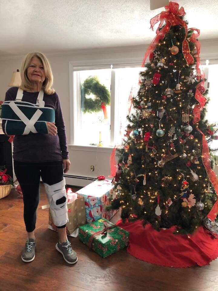 Merry Christmas to all my friends and family who have been there with all their calls, cards, visits and well wishes during these past few months. I hope you enjoy the day with your loved ones ...for the real meaning of Chr