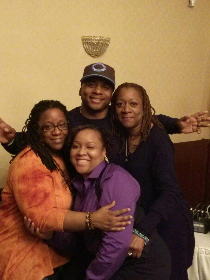 mi familia @ Tony Roberts comedy show..That's Tony Roberts..great time!!!