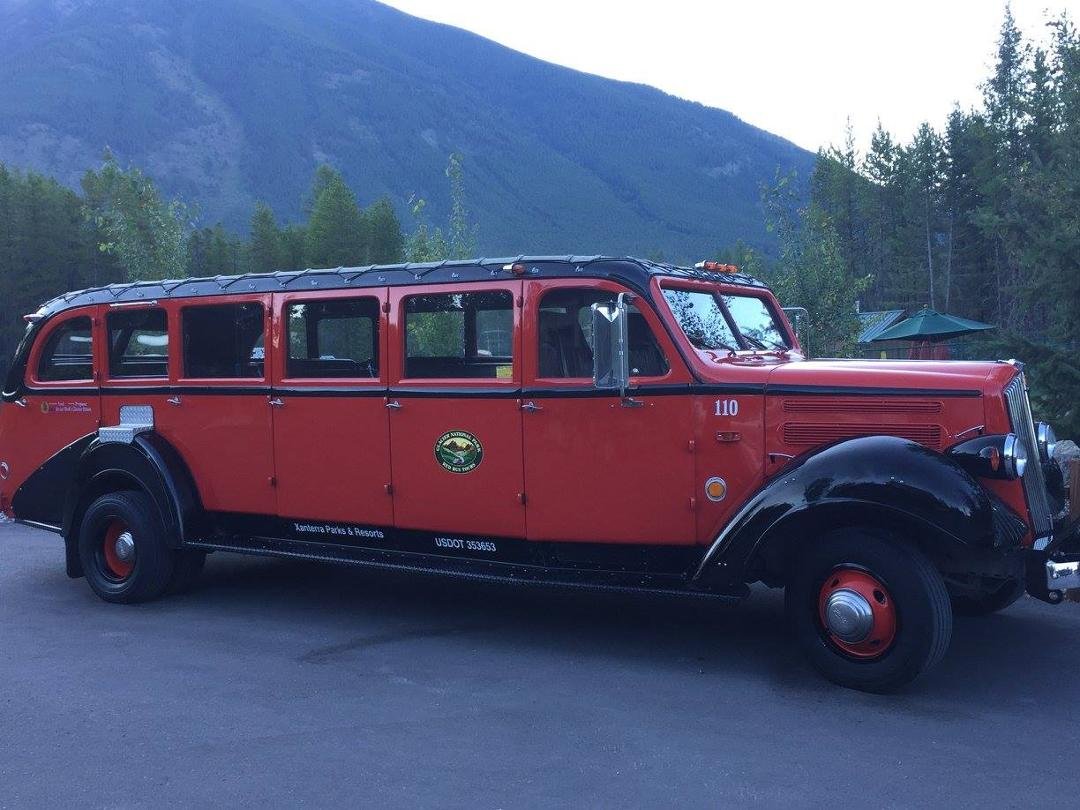 Second day in Montana we took the Red Bus across the Sun Road. Started in West Glacier and over to East Glacier and back again.