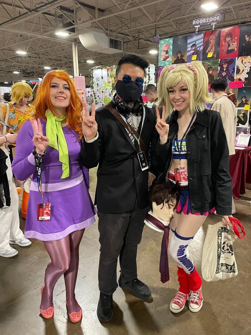 Me and Daphne Blake cosplayer and Juliet Starling cosplayer