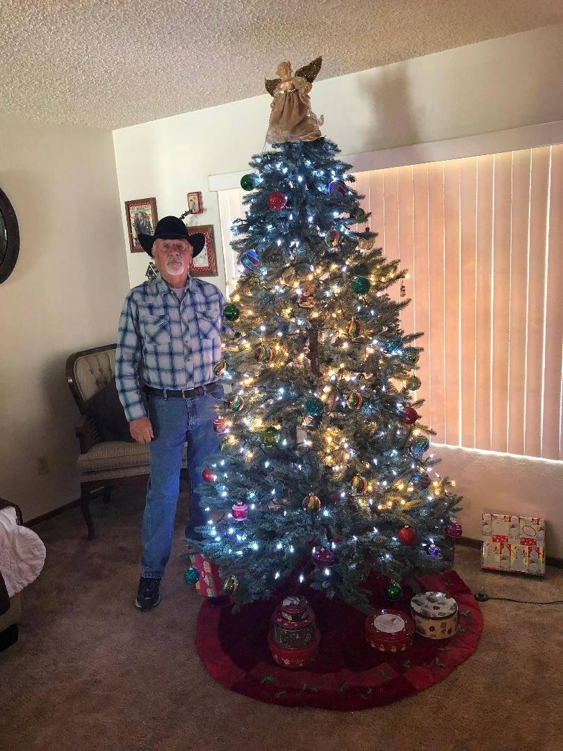 I am wishing everyone I know, yes everyone a Merry Christmas and may your Christmas birthday party be blessed. God bless you all.🤩🤩