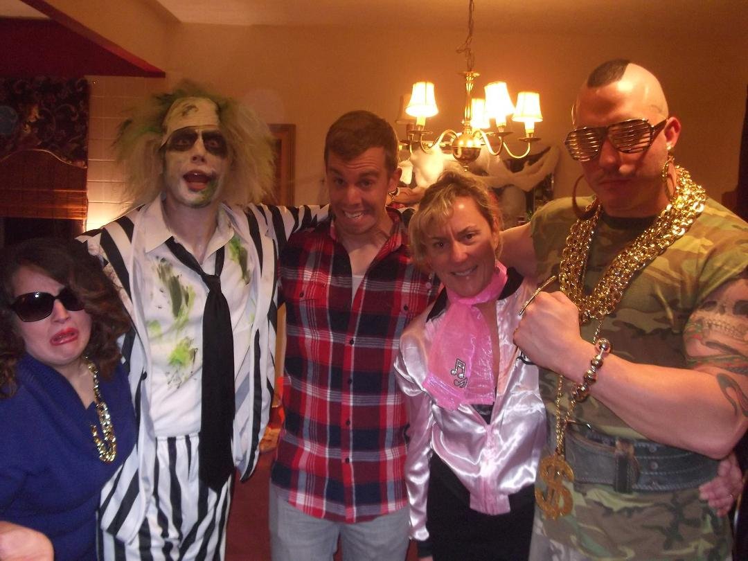 RACHEL'S HALLOWEEN PARTY LEFT TO RIGHT CHRIS ,DAN ...CANDY
KEVIN.....