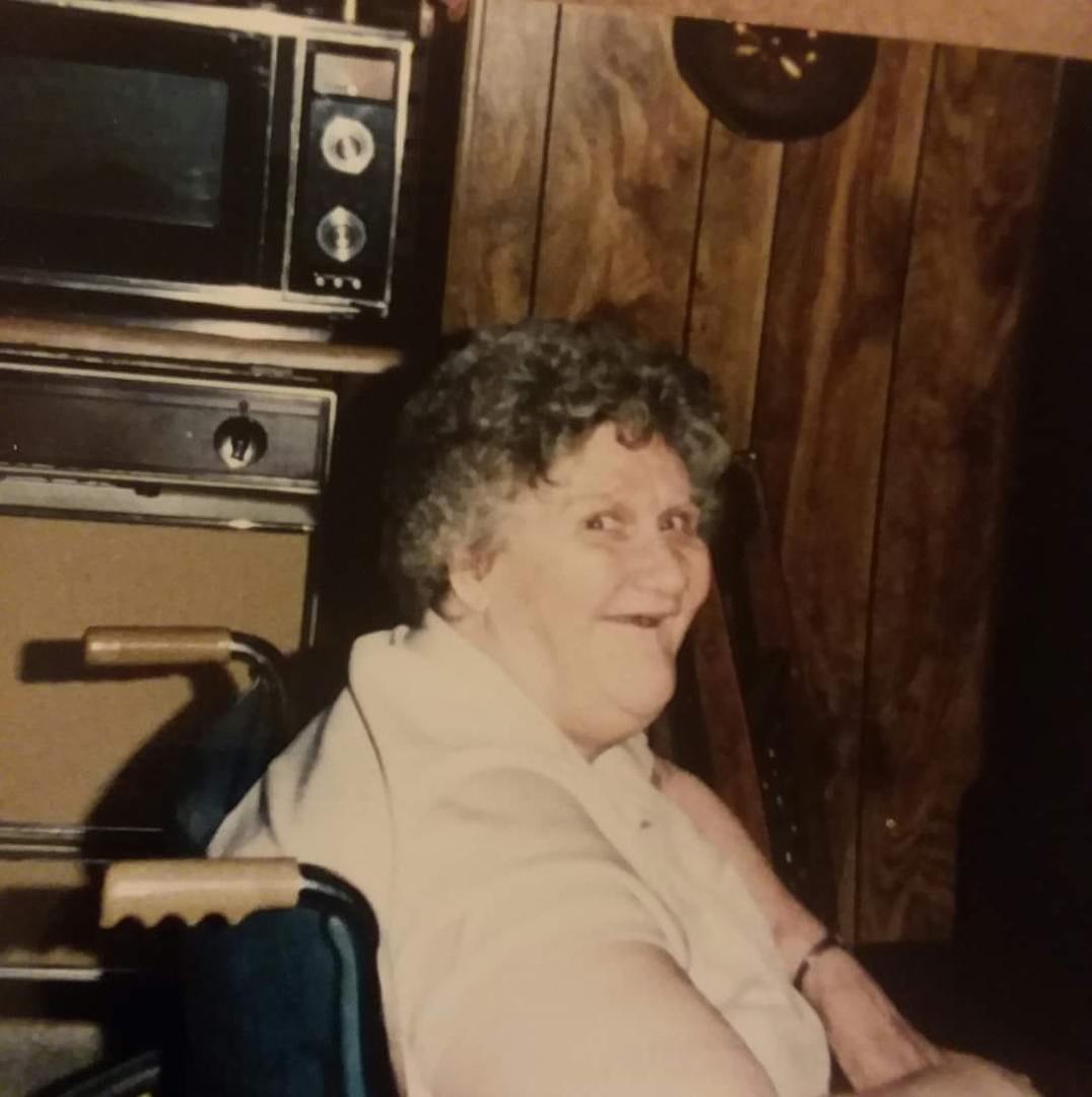 Passing it on……This is my mom!♥️ I am asking people who love their mother, whether they are here or not, to join the challenge of posting a photo of the woman who had you. Just one photo of your mother, not a collage or vid