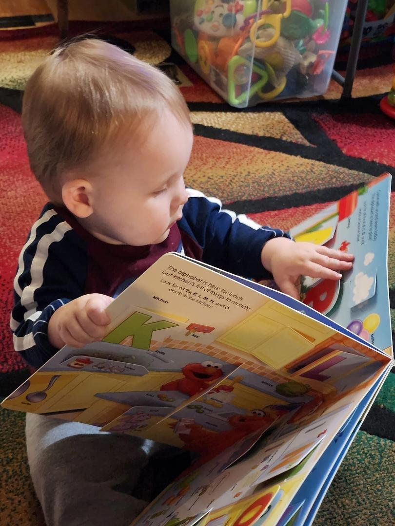 OUR ONE YEAR OLD GREAT GRANDSON IS A GENIUS!!
(TOO CUTE PHOTO BY GRANDMOTHER MARINDA BOYKIN.)