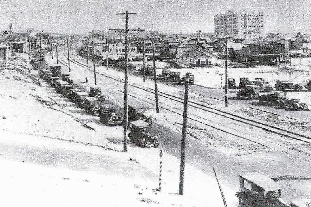 Wow! Snow in Hermosa Beach (CA) circa 1930…