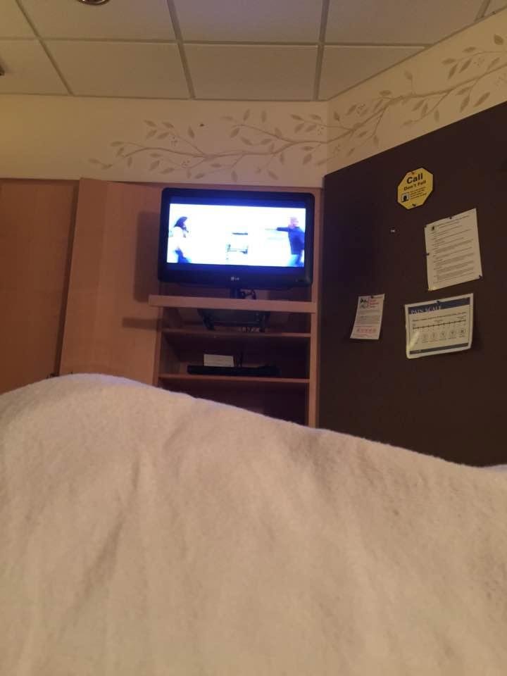 2nd night in the hospital with a UTI watching the CMA awards thinking I was there 3 years ago would rather be back in Nashville