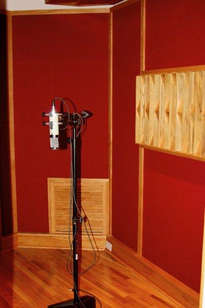 The vocal overdub room with my fave mic.......the Elux 251