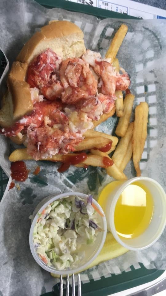 Lobster roll extraordinary. Thanks to MEM for the recommendation