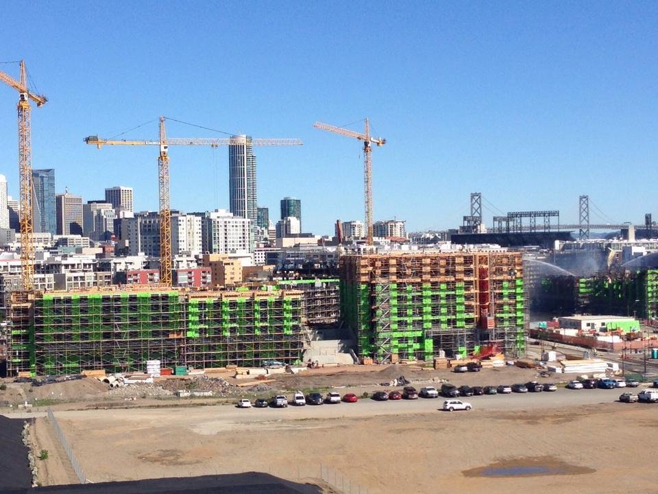View from ucsf mission bay swimming pool. The smell is bad.