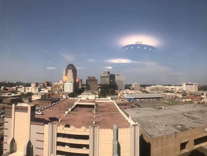 “They’re coming!”