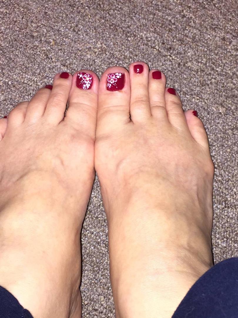 My toes are ready to go to Hawaii