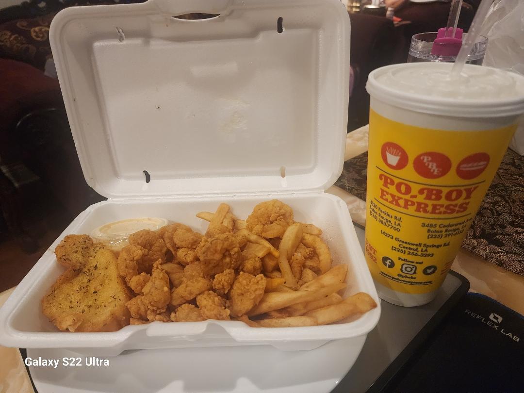 My sister is the eat out queen! I do not mean that is a bad way because she can cook/throw down in the kitchen when she wants to. But has me eating different foods from different places on like a daily basis. Food down here