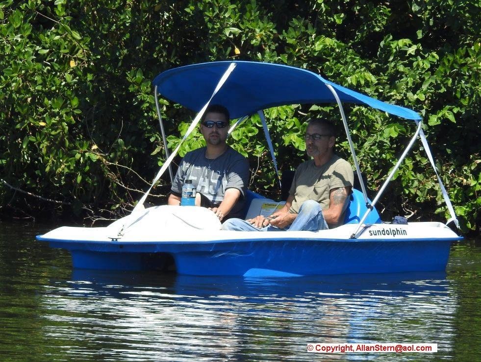 Tiniest paddle boat I have ever seen went by my dock today.
(Satellite Beach FL, 27 May 2017)