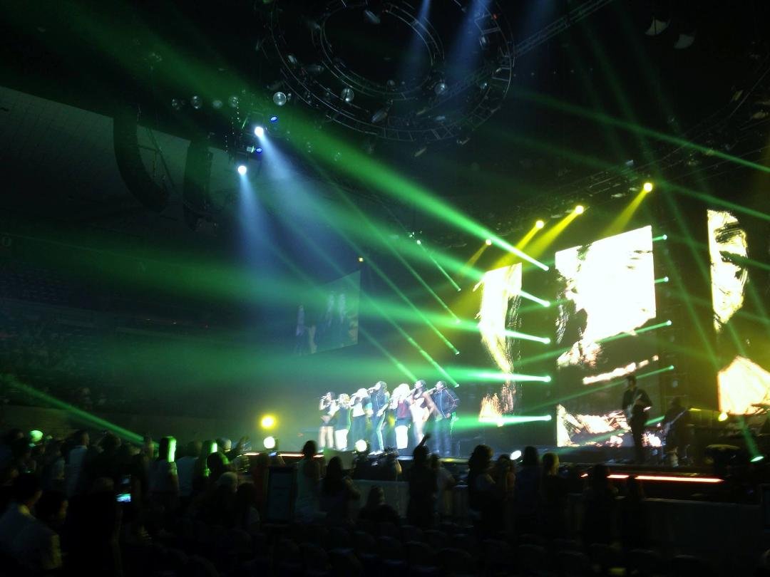 Margaret, Elizabeth and I went to the American Idols Concert in New Orleans last night. The photo from my iPhone isn't great, but it shows the top 10 on stage together. The concert was very good. IMHO the top 3 all have