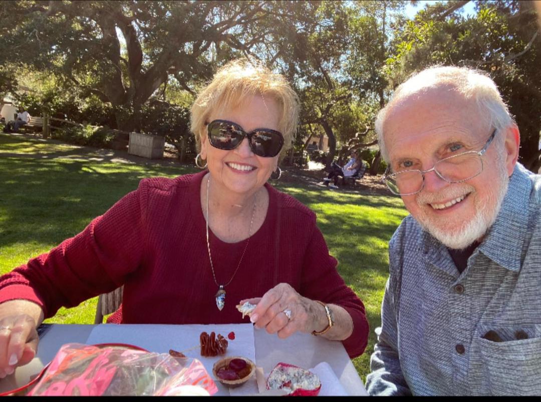 ♥️Happy #55 to us! I’d absolutely do it all again with you, my love 🥰🍾🥂