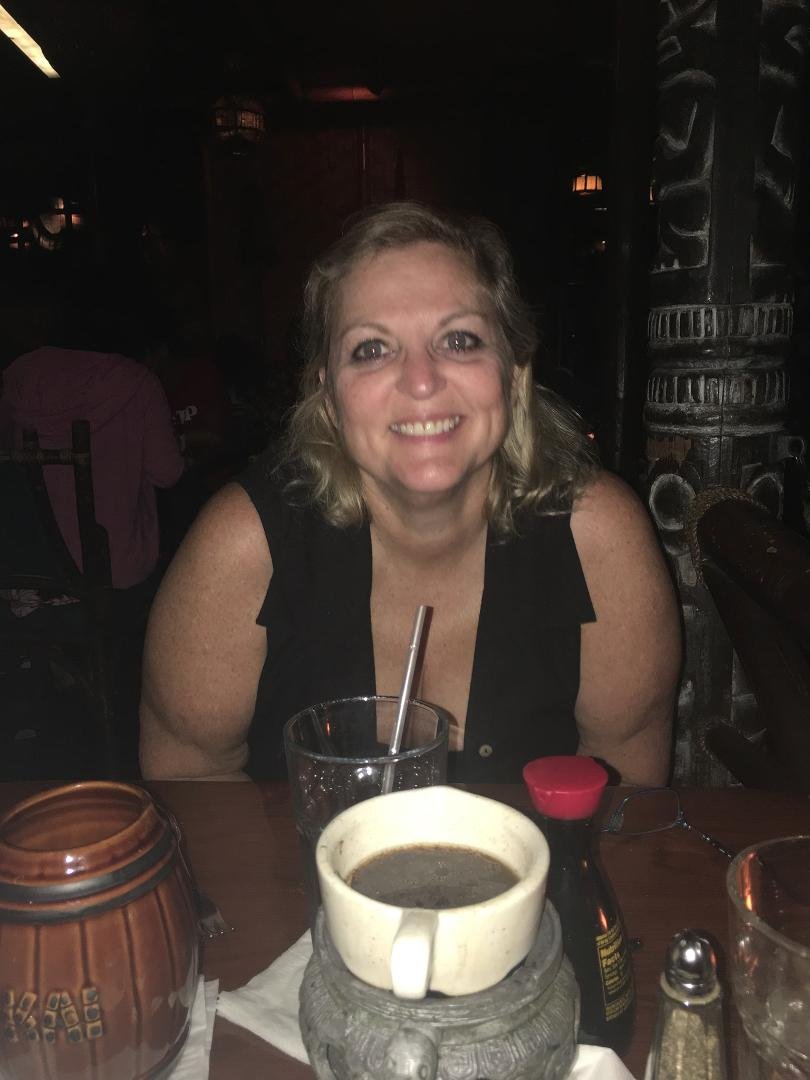 Ruth Ann looking beautiful before our Luau entertainment.
