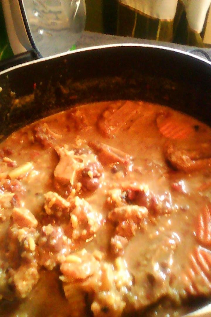 There I go again my oxtails potatoes and carrots and onions