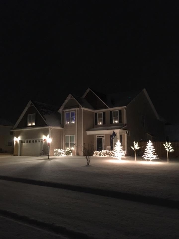 Had our first measurable snow this evening. Last year we had to wait until March 12th (1st day of daylight savings!) for the year’s only snow. Supposed to be in sixties again on Sunday! Wilmington sure different than the