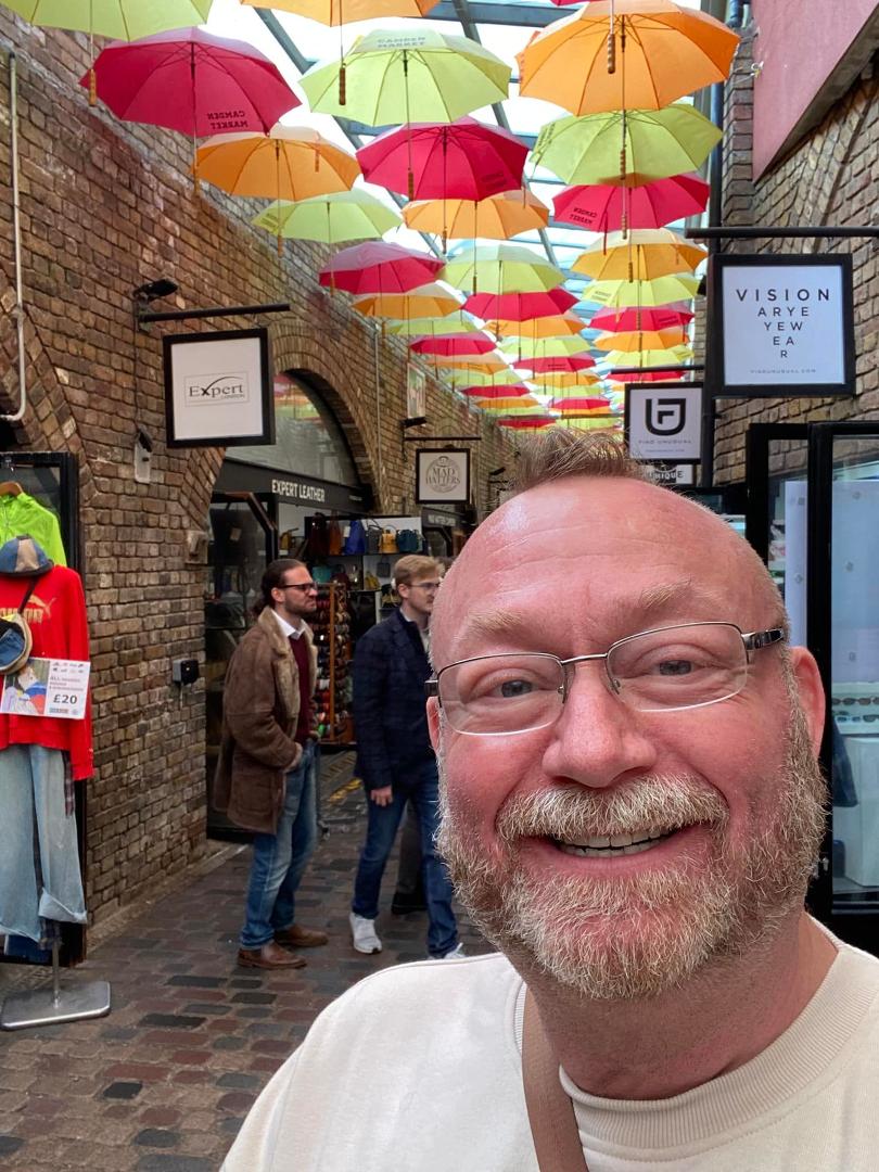Having a blast although my friend Julie would say just “tat” but I still love it 🤭🫣