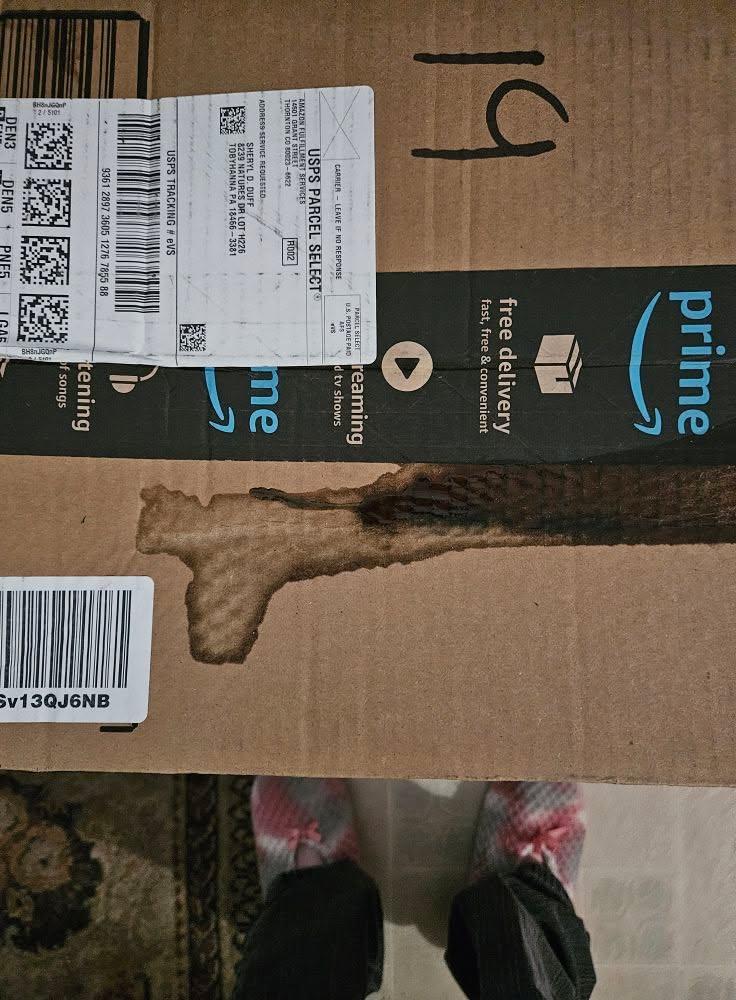 This is how Amazon shipped my package...smells like laundry softener spilled on top. But, I didnt order softener or anything liquid...I ordered cat food & 4 small jars of mayo🤔🙄, so how did my package end up like this...A