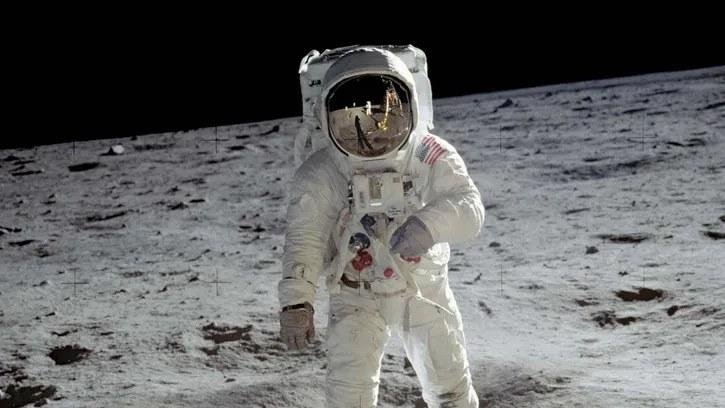 First Moon landing
On this day in 1969, the Eagle lunar landing module, carrying U.S. astronauts Neil Armstrong and Edwin (“Buzz”) Aldrin, landed on the Moon, and several hours later Armstrong became the first person to set