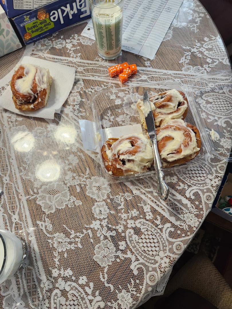 Ken Arnold Tammy Arnold-Lietzau  Georgina Joyner Arnold Gina decided that we should have cinnamon rolls this morning.  Of course, there is a story behind cinnamon rolls.  Gina lived with my mom the year that I was in Vietna