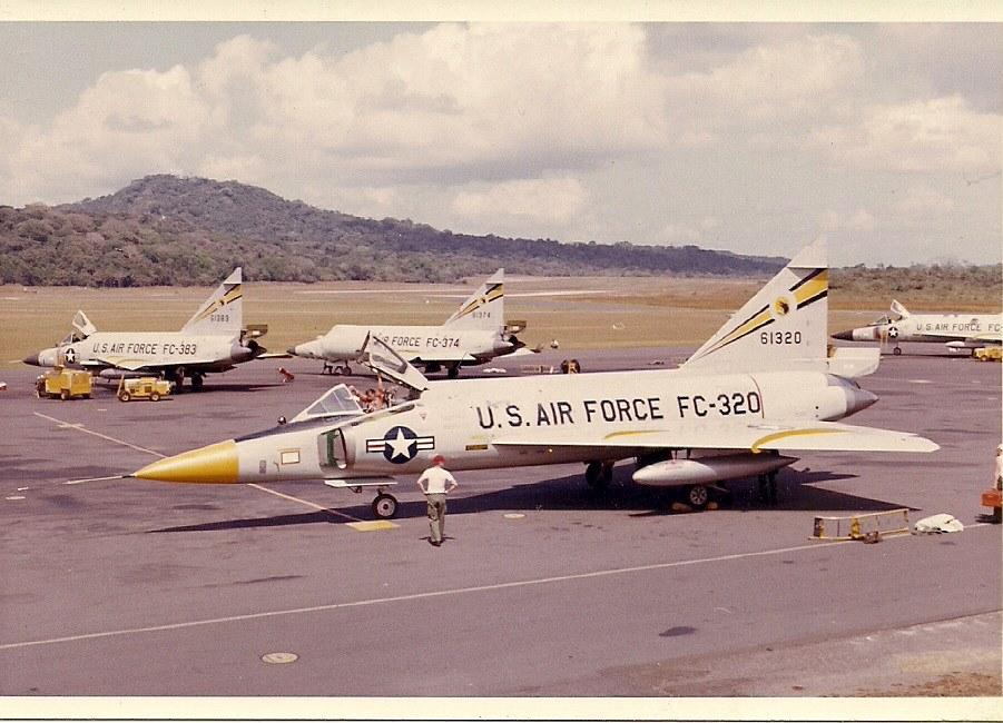 Howard AFB January 1964, Me meeting incoming A/C