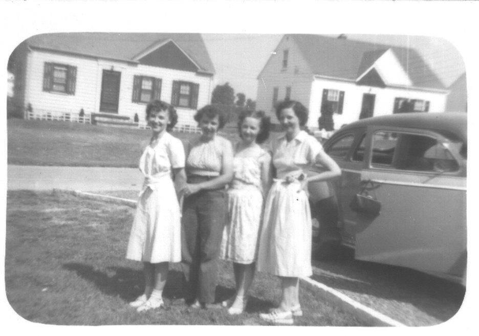 Here's a pic of the Miles girls about 10 years later than the one I posted before, about 1949 for this one I think. Left to right are Ruth Yarman, Treva Lee, Mary Higgs, and DaLee Schroff. They are standing in Treva's yard,