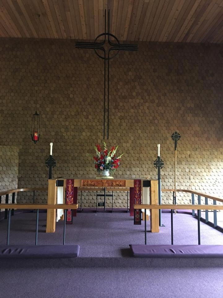 May 20th will three years since Kyle's passing. We put flowers on the altar to mark the occasion. I want to thank Stayton Flowers for making such a beautiful arrangement.