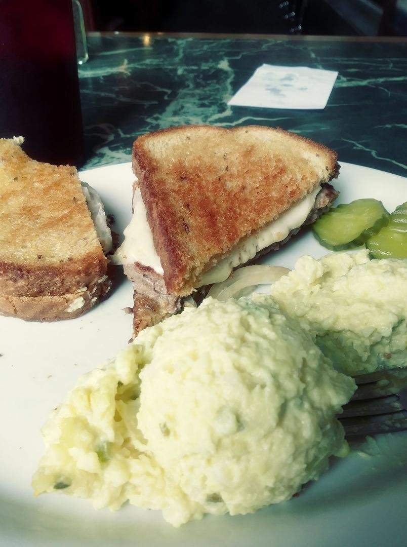 Good food at the Starting Gate in Auburn, WA