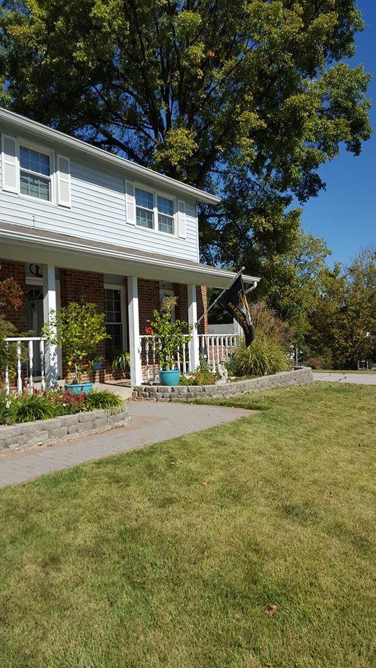 This house is looking for a Missouri Tiger football win today...in lieu of our B&B in Hannibal Mo.