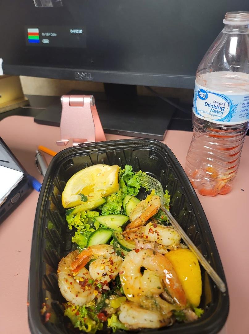 Healthy lunch promotes healthy body and thinking... 
Shrimp Salad
Saute Shrimp in olive oil with onions, green and red jalapeños ( small amount), garlic. Add Spinach leaves at the end. Place it over kale, cucumbers with lem