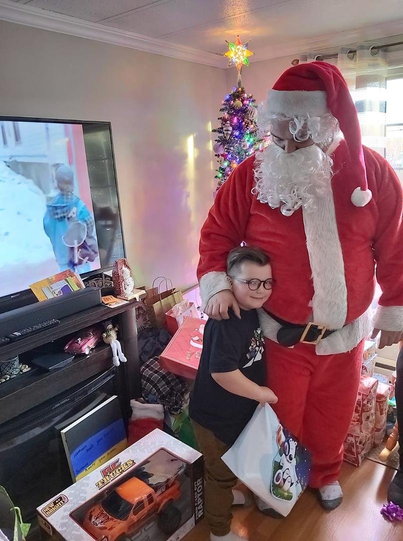Jackson loves Santa Lisa Blake Jacob Blake Bond Blake Darlene Chaytor Blake